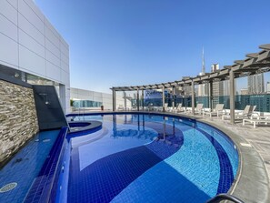 2 outdoor pools - The Bay Residences - Canal View (Dubai)