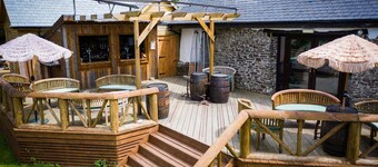 The Stables - Fully accessible dog friendly with a hot tub