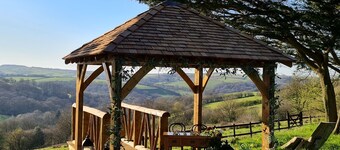 The Stables - Fully accessible dog friendly with a hot tub