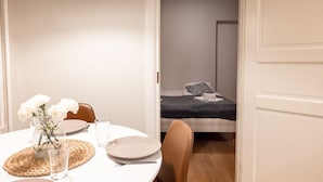 Leilighet – city | Spiseområde på rommet