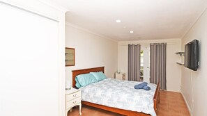 3 chambres, fer et planche à repasser, Wi-Fi gratuit