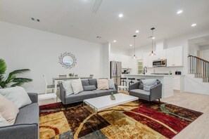 Flat-screen TV, Netflix, streaming services, offices