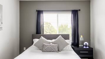 4 slaapkamers, wifi, beddengoed, een wekker