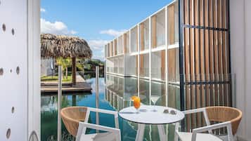 Superior Double Room, Pool Access | Minibar, in-room safe, desk, blackout drapes