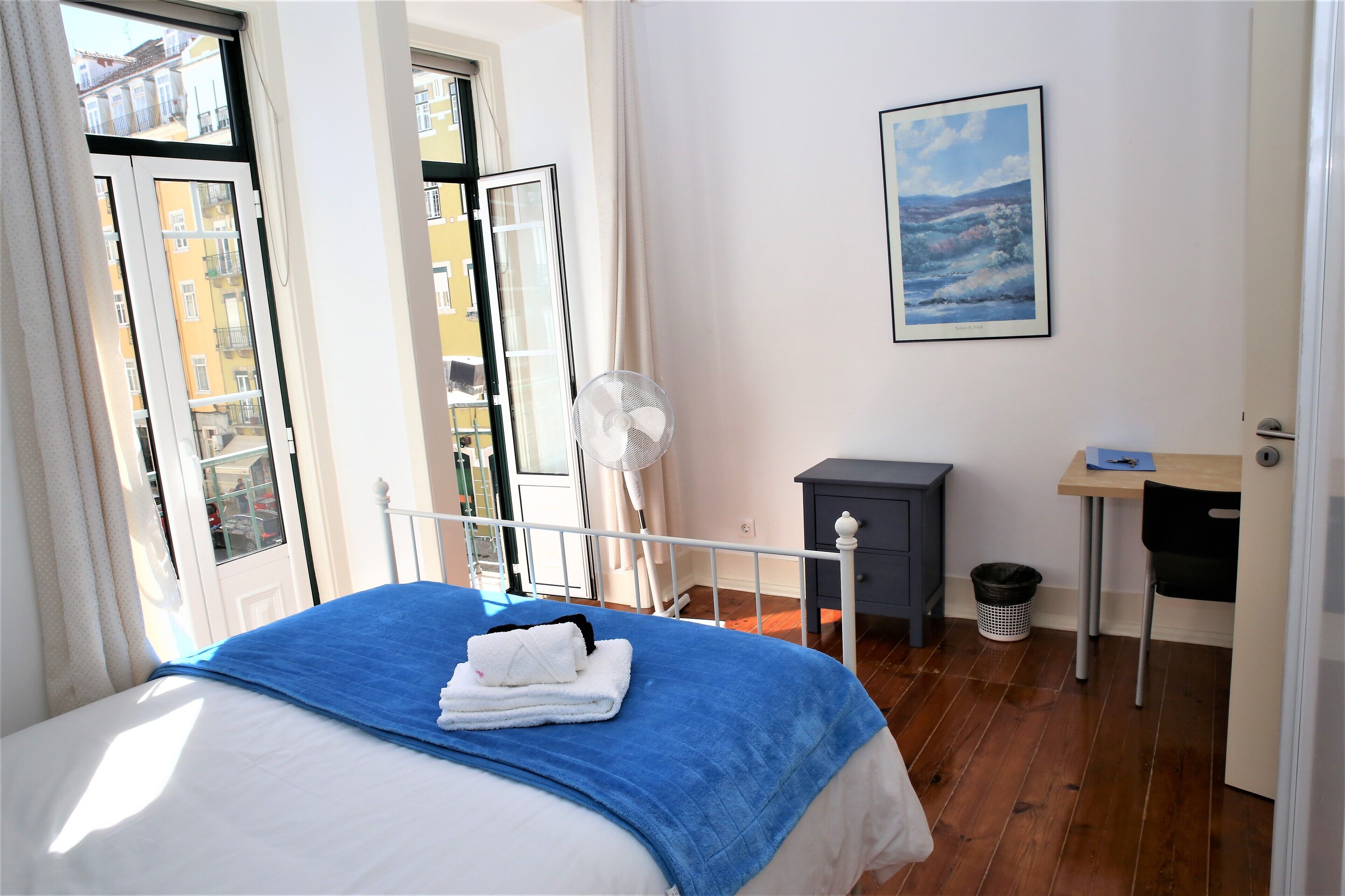 Wonderful Suite | Escritorio y espacio para trabajar con laptop 