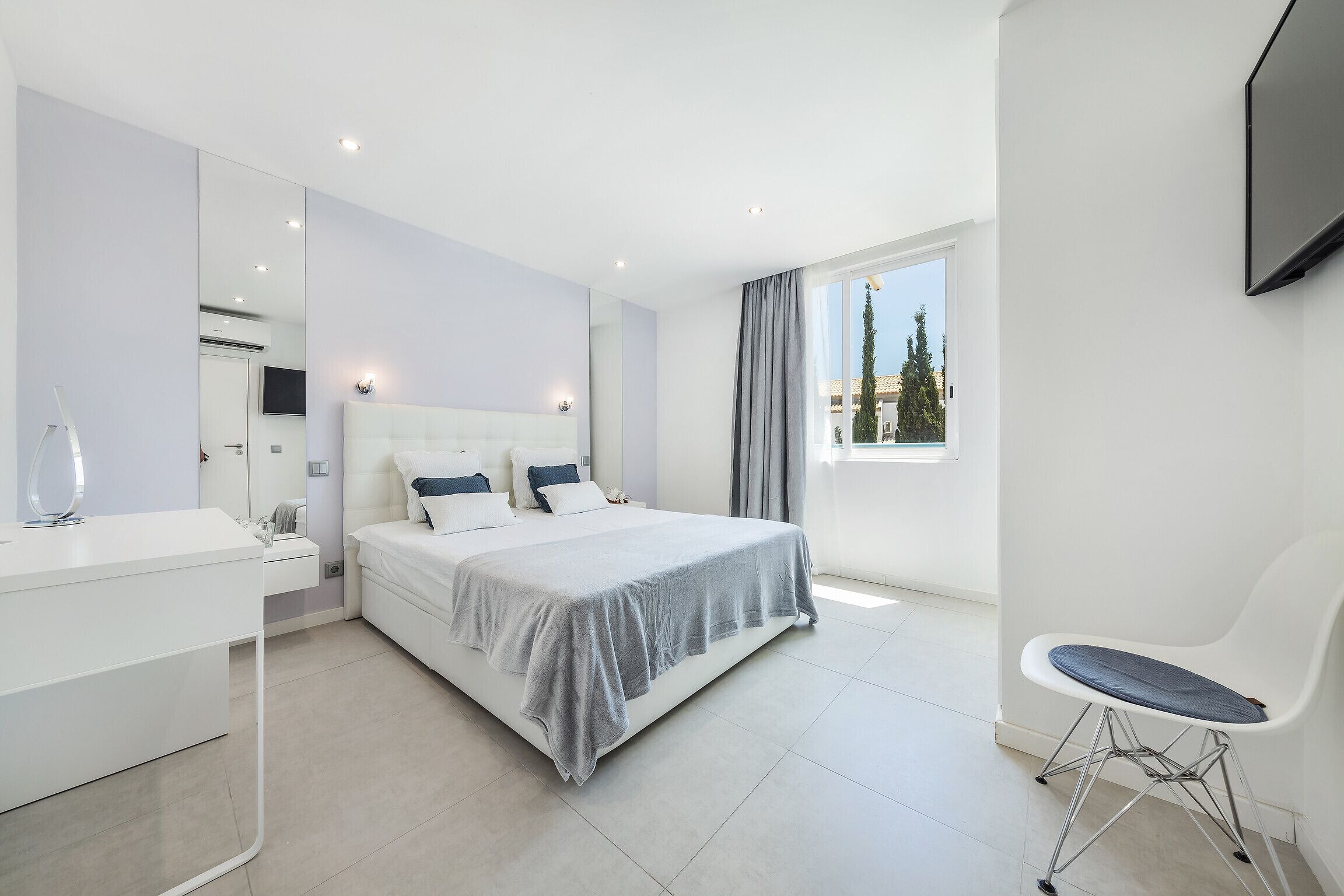 1 bedroom, in-room safe, iron/ironing board, free WiFi