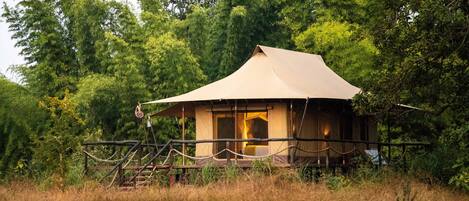 Tente luxueuse, patio (Suite) | Draps en coton égyptien, literie de qualité