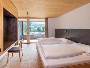 Comfort Room | Desk, free WiFi, bed sheets - St. Michael Alpin Retreat (Matrei am Brenner)