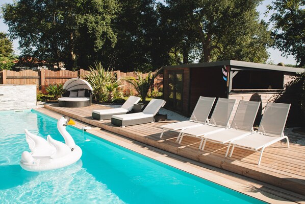 Piscine extérieure, piscine chauffée