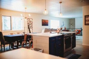 Interior - Large 5 Bedroom home located Between Fairbanks and North Pole (North Pole)