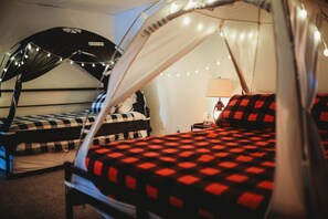 5 soverom, skrivebord, strykejern/-brett og wi-fi