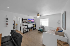 Interior - Charming Biscayne Shore #2 Tropical Retreat (Miami)