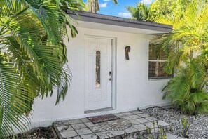 Exterior detail - Charming Biscayne Shore #2 Tropical Retreat (Miami)