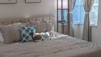 3 bedrooms, desk, iron/ironing board, WiFi