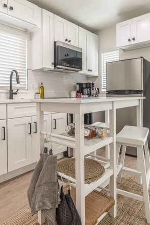 Fridge, microwave, oven, stovetop - Tiny home near downtown w/ outdoor patio (Orlando)