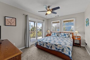 4 bedrooms, free WiFi, bed sheets - Dog Friendly, Oceanside, Hot Tub, Oversized Decks, Easy Beach Access (Avon)