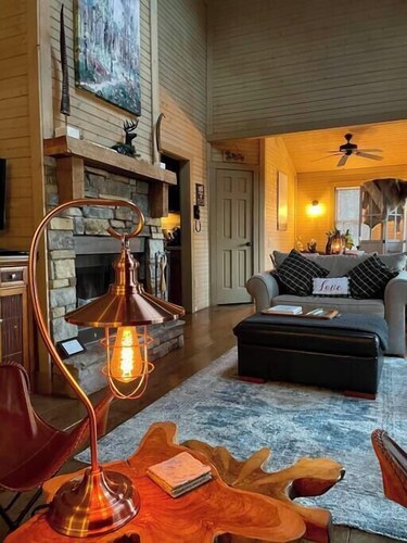 Beardsicle Bluff Cabin