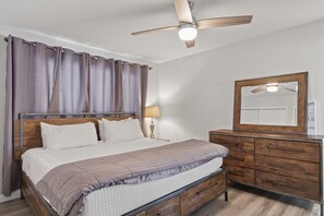 2 chambres, bureau, fer et planche à repasser, accès au Wi-Fi (inclus)