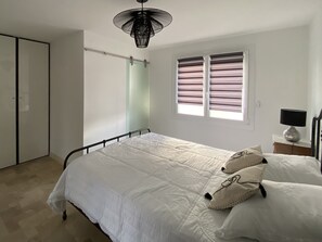 4 Schlafzimmer, Bügeleisen/Bügelbrett, kostenloses WLAN, Bettwäsche