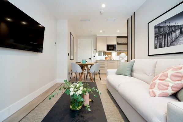 TV - iloftmalaga Muelle Uno VII (Málaga)