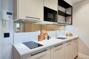 Fridge, microwave, coffee/tea maker, toaster - iloftmalaga Muelle Uno VII (Málaga)