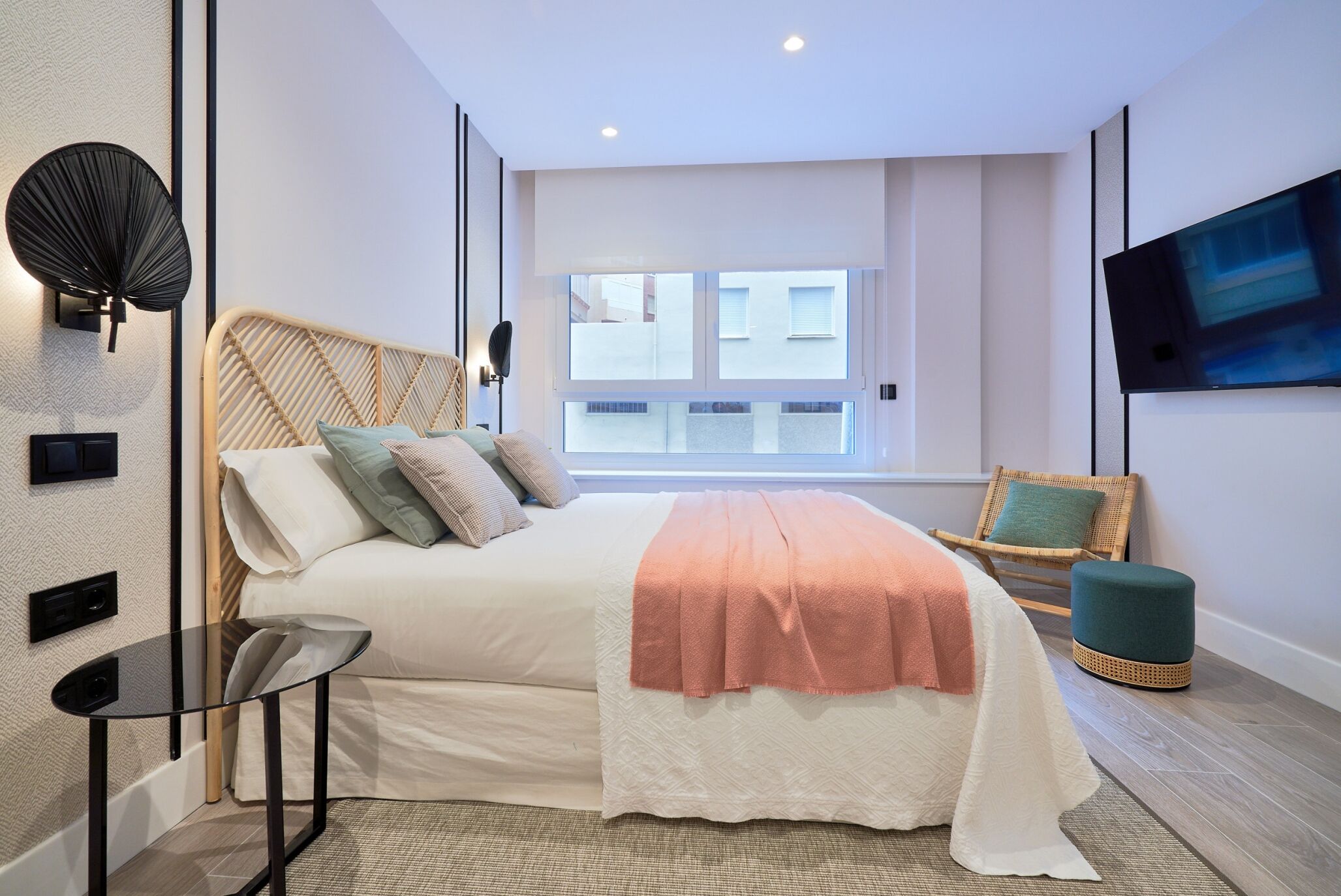 Fer et planche à repasser, accès Internet, draps fournis