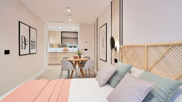 Tabla de planchar con plancha, Internet, ropa de cama