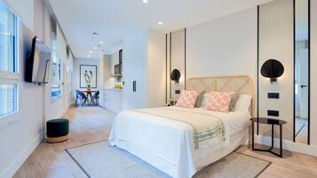 Tabla de planchar con plancha, Internet, ropa de cama