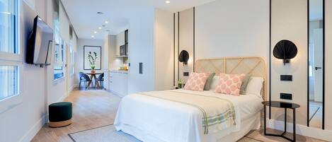 Bügeleisen/Bügelbrett, Internetzugang, Bettwäsche