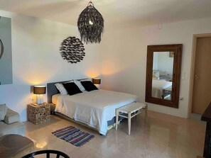 5 chambres, fer et planche à repasser, Wi-Fi, draps fournis