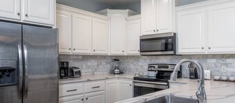 Bright Townhouse Downtown Lake Charles