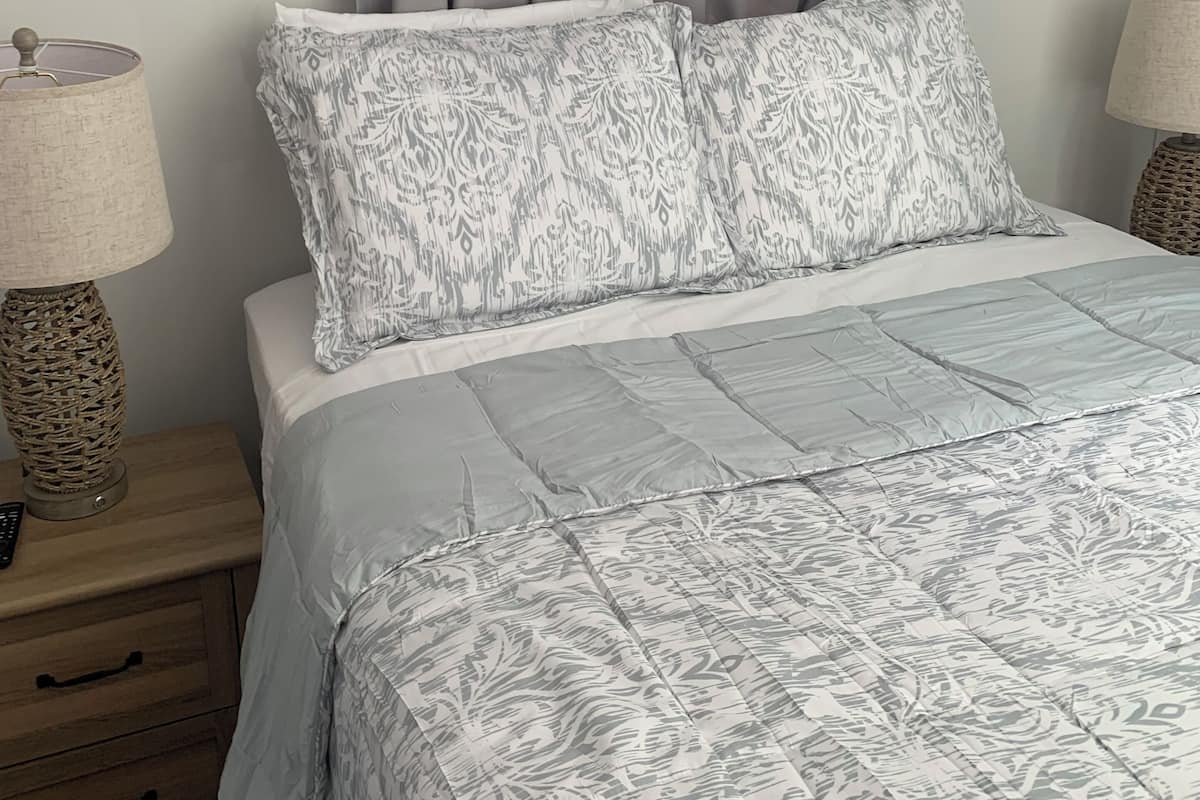 Cabane Confort | 2 chambres, ameublement personnalisé, Wi-Fi gratuit, draps fournis