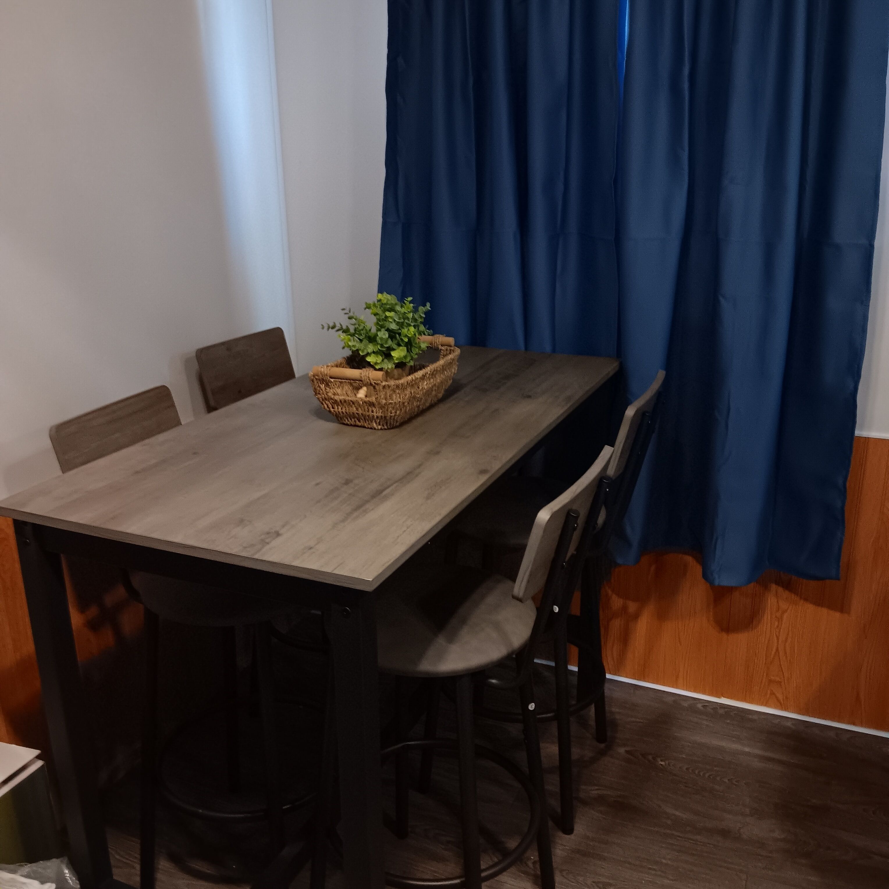 Cabaña Confort | Servicio de comidas en la habitación