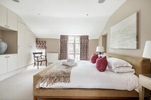 2 soverom, strykejern/-brett, reiseseng for barn og wi-fi (inkludert)