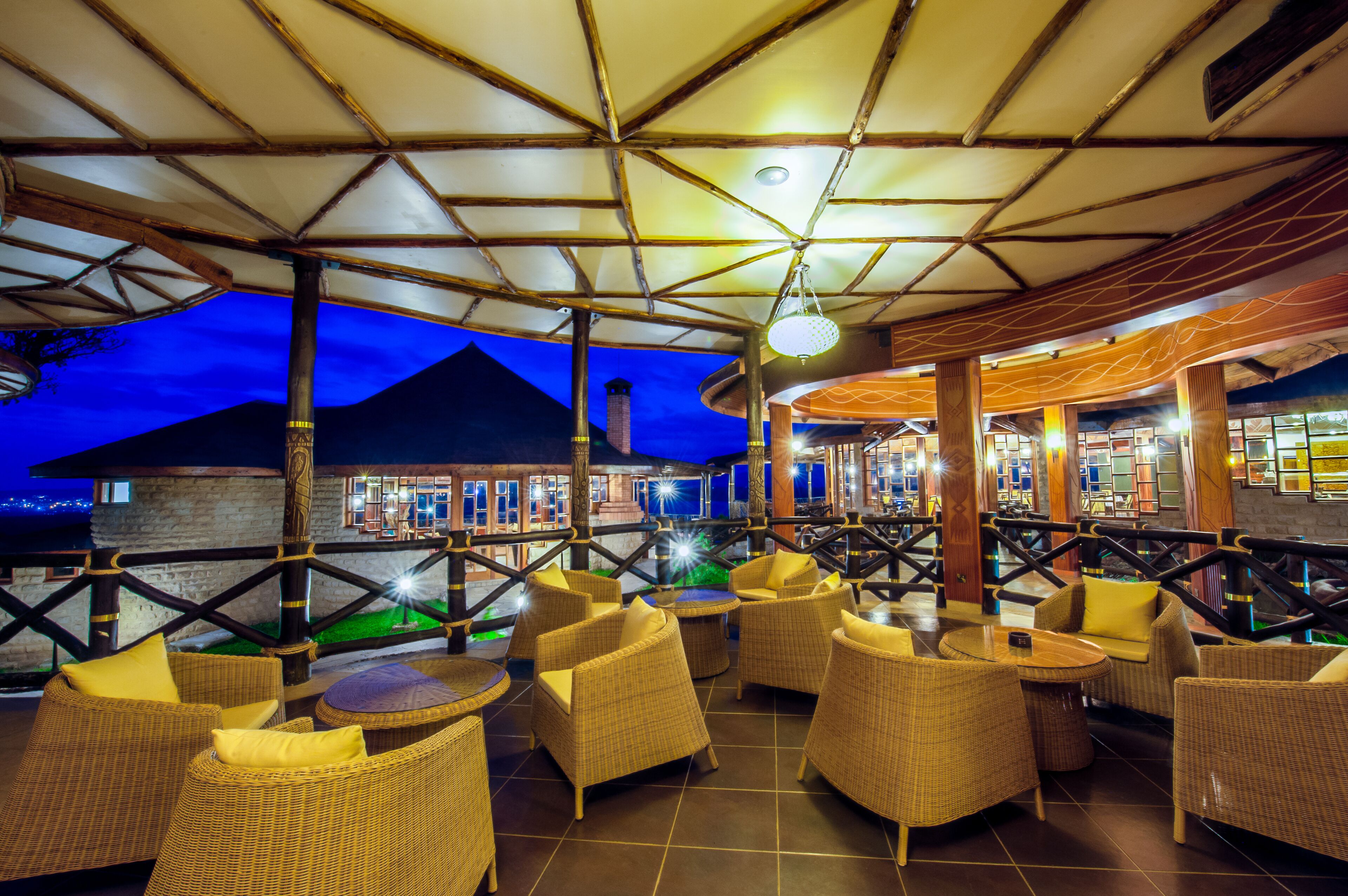 Lobby-lounge