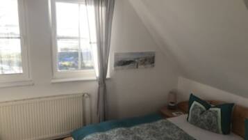 2 Schlafzimmer, Reisekinderbett, kostenloses WLAN