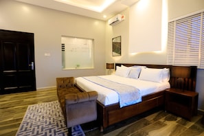 3 habitaciones y ropa de cama