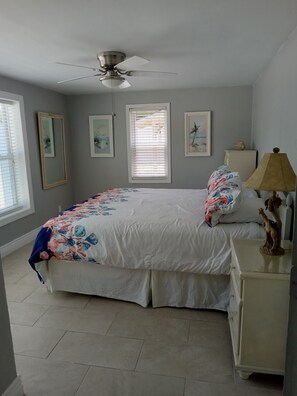 3 bedrooms, desk, iron/ironing board, free WiFi
