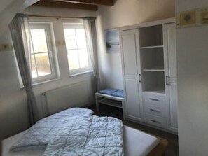 2 camere, culla da viaggio, Wi-Fi gratuito