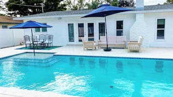 Outdoor pool, a heated pool