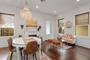 Dining - Downtown 3 bedroom Townhouse (Lake Charles)
