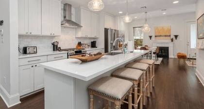 Downtown 3 bedroom Townhouse