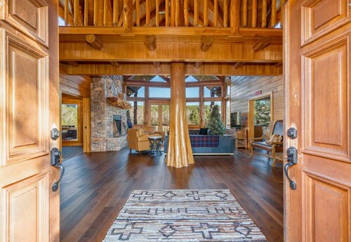 Lakeside Luxury Retreat w/ Heated Pool - Sleeps 28