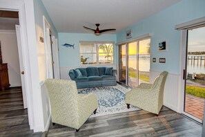 Interior - Amazing 5 Bedroom, 3-bathroom Beach house. Bring the whole family and friends. (Jensen Beach)