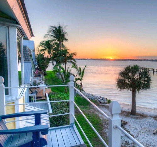 Amazing 5 Bedroom, 3-bathroom Beach house. Bring the whole family and friends.
