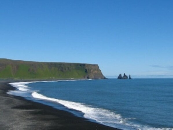 Beach nearby - Vacation home by the river Þjórsá, directly in nature, wide landscape, ideally situated (Hella)