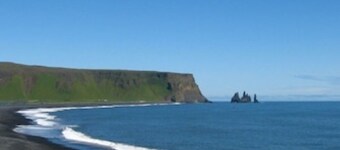 Vacation home by the river Þjórsá, directly in nature, wide landscape, ideally situated