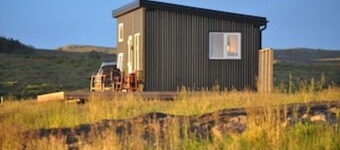 Vacation home by the river Þjórsá, directly in nature, wide landscape, ideally situated