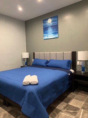 Comfort Double Room | Egyptian cotton sheets, premium bedding, down comforters, free WiFi - Residencial Edzna (Campeche)