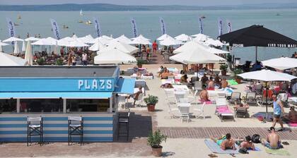 Holiday apartment near the beach with internet